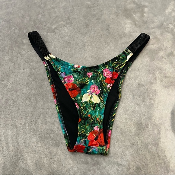 New! Victoria’s Secret shine strap Brazilian bikini bottom tropical 4572 - Picture 3 of 8